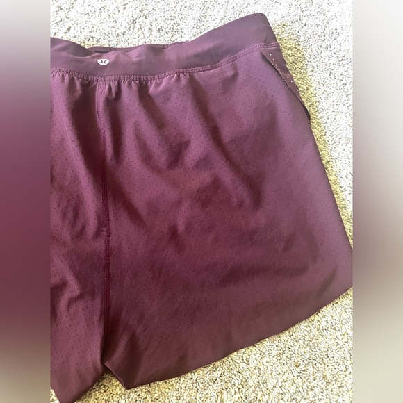 Lululemon Find Your Pace high rise lined 3 inch short - Picture 9 of 10